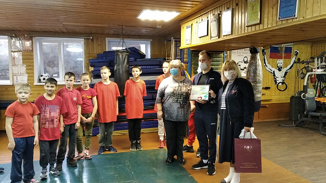 "Выпускники - лидеры Всероссийской акции "Добровольцы детям"