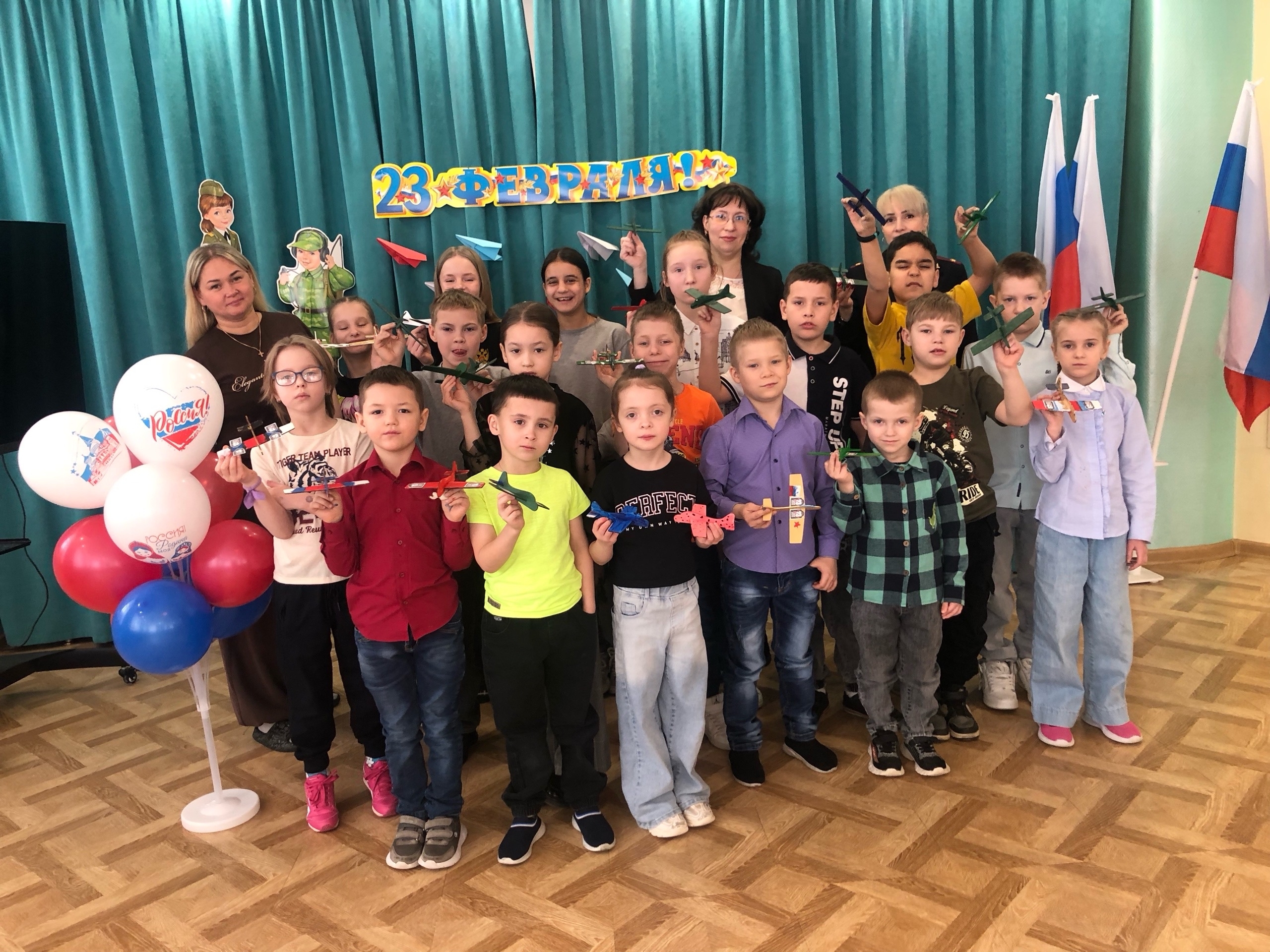 Галина Майорова и Ольга Щукина поздравили детей с наступающим праздником 23 февраля