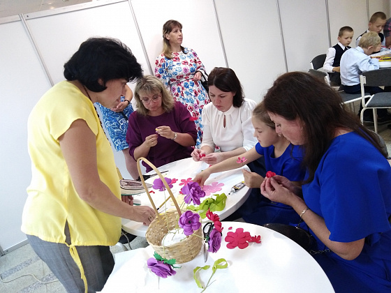 Проведение мастер-класса специалистами учреждения на областном фестивале «Семейный лад».