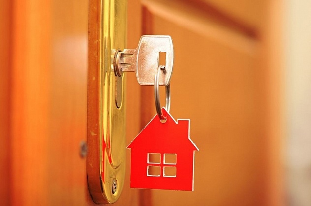 Почти две тысячи выпускников разных форм попечения получили благоустроенные квартиры на Вологодчине за два года